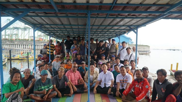Ditpolairud Polda Metro Dialog dengan Nelayan Kalibaru, Bahas Alat Tangkap hingga Limbah