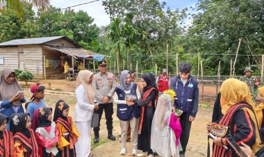 Kapolsek Simpang Jernih Dampingi Bunga Zainal Bangkitkan Semangat Anak Korban Banjir Lewat Trauma Healing
