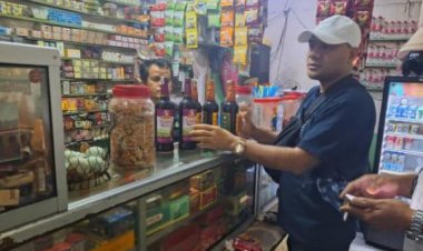 Jakarta Timur Darurat Miras ? Polisi Temukan Puluhan Botol Alkohol di Warung-Warung Pinggir Jalan
