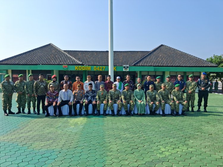 KEHANGATAN KUNJUNGAN KERJA PANGDAM XXI/RADIN INTEN DI KODIM 0427/WAY KANAN, PERKUAT KEMANUNGGALAN TNI DAN RAKYAT