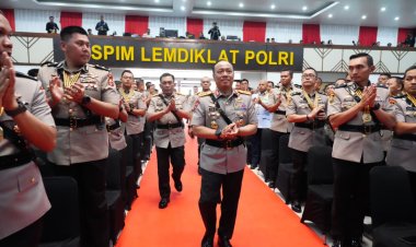Wakapolri : 418 Lulusan Sespim Siap Jadi Garda Terdepan Hadapi Tantangan Global dan Era Digital