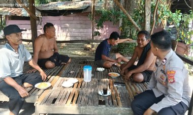 Perkuat Sinergi, Polsek Way Tuba Gelar Patroli Dialogis dan Sosialisasi Sabuk Kamtibmas
