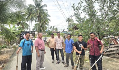Sehari Dilantik, Geuchik Gampong Kapa Pimpin Gotong Royong Bersama Warga di Lorong Samudra
