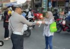 Satlantas Polres Sukabumi Kota Hadir Lebih Dekat Lewat Program "Polantas Karib" : Mengayomi Lewat Berbagi di Tengah Jalan