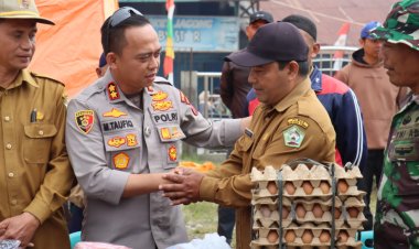 Polres Aceh Tengah Salurkan Bantuan Sosial dan Melaksanakan Bakti Kesehatan Pada Warga Korban Kebakaran di Jagong Jeget