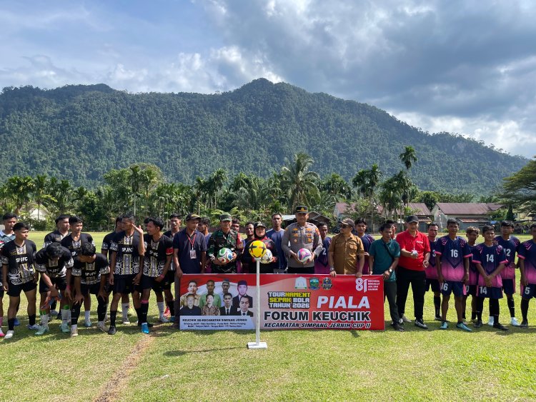 Kapolsek Simpang Jernih Buka Turnamen Sepak Bola Piala Forum Geuchik, Meriahkan HUT Ke-81 Kemerdekaan RI