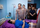 Menguatkan Anggota yang Terluka, Kapolda Metro Jaya Kunjungi RS Polri