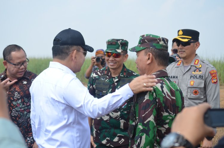 PANEN TEBU DI REGISTER 44 JADI MOMENTUM KEBANGKITAN EKONOMI MASYARAKAT WAY KANAN