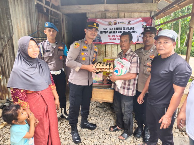 Polisi Hadir untuk Warga, Bantuan Disalurkan kepada Masyarakat Kurang Mampu di Bandar Dua