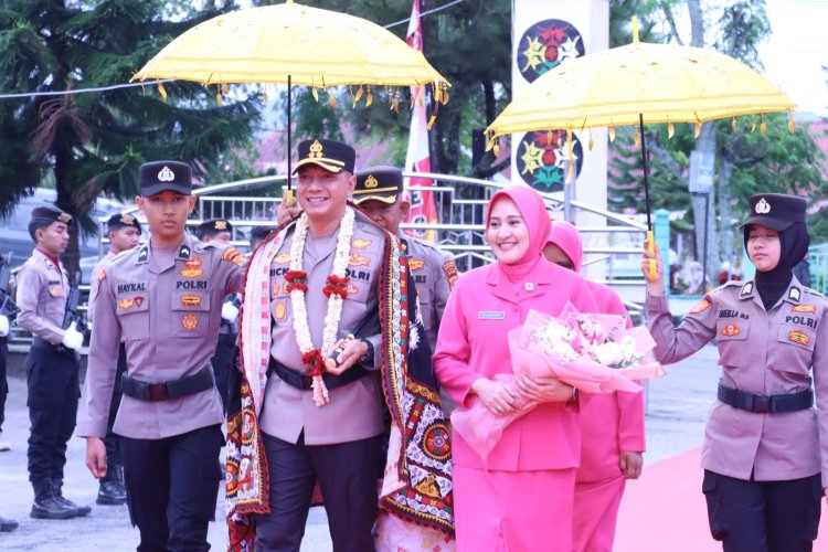 Nuansa Adat Gayo Warnai Penyambutan, AKBP Ricky Nugraha Dinobatkan sebagai Petue