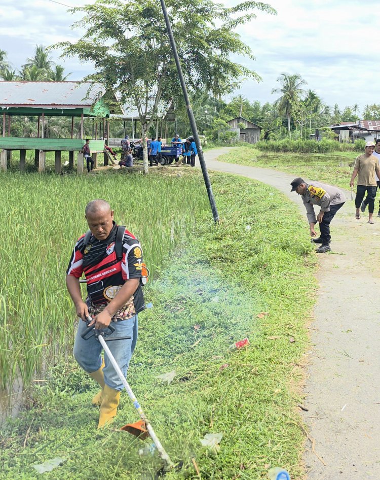 Jum’at Bersih di Gampong Kapa Terus Berjalan, Danton Ajak Warga Jaga Lingkungan