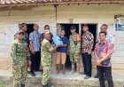 Wujud Kepedulian TNI kepada Rakyat, Babinsa Koramil 427-05/Banjit Salurkan Bantuan Sosial di Kampung Bali Sadar