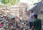 Polisi Sambangi Korban Rumah Roboh di Negeri Batin, Salurkan Bantuan Sembako