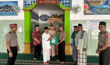 Jumling di Masjid At-Taqwa, Polres Way Kanan Pererat Silaturahmi dan Sampaikan Pesan Kamtibmas