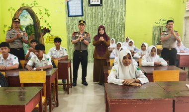 Bangun Generasi Emas, Kapolres Pidie Jaya Tanamkan Semangat Belajar Lewat Program Polidik