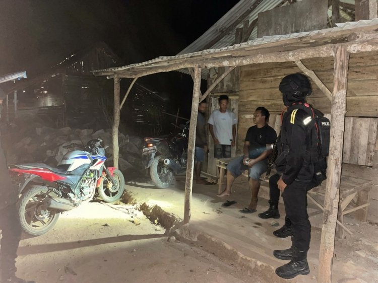 Ajak Warga Manfaatkan Layanan 110, Sat Samapta Polres Way Kanan Gelar Patroli Malam di Umpu Bhakti