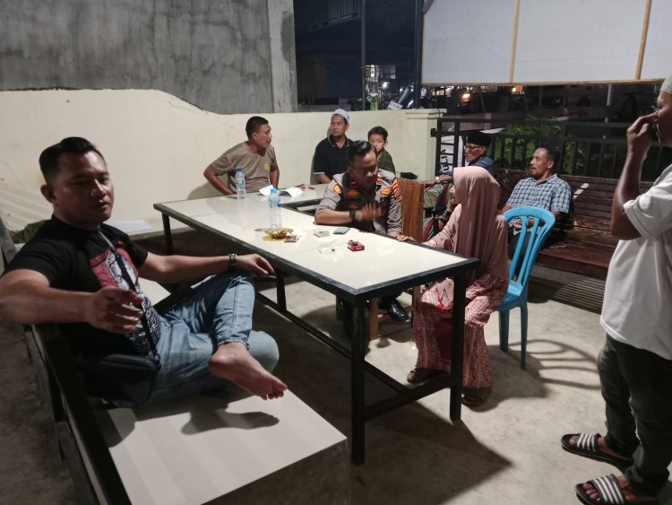Wujud Pelayanan Prima, Kapolsek Meurah Mulia dan Personel Bantu Warga Akses Pendataan Perlinsos