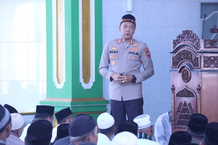 Jumat Keliling di Masjid Babunasihin, Kapolres Bener Meriah Ajak Warga Hindari Narkoba
