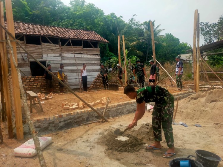 Wujudkan Hunian Layak, Satgas TMMD ke-130 Kodim 0427/Way Kanan Terus Genjot Pembangunan RTLH