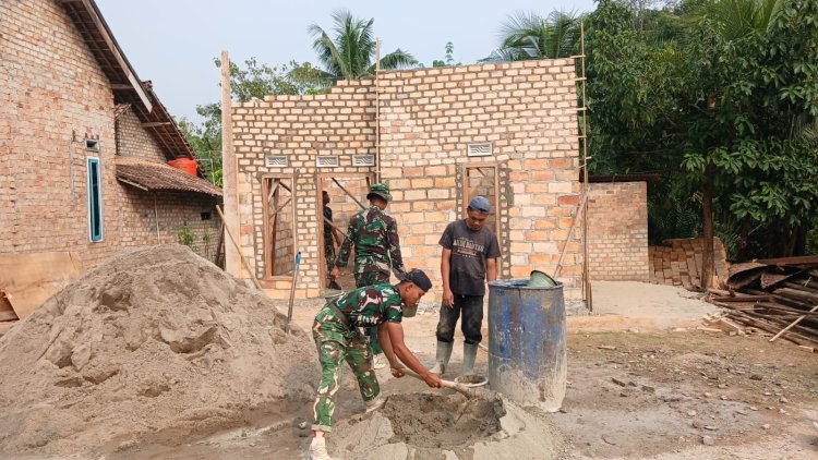 Semangat Gotong Royong Satgas TMMD ke-130 Kodim 0427/Way Kanan, Pembangunan RTLH Bapak Gianto Tunjukkan Progres Positif