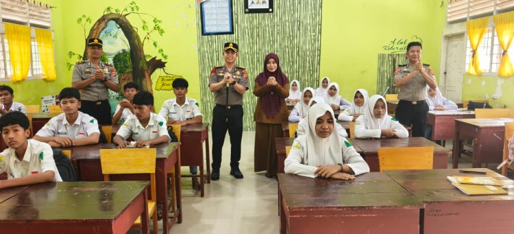 Bangun Generasi Emas, Kapolres Pidie Jaya Tanamkan Semangat Belajar Lewat Program Polidik