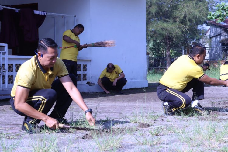 Polres Bener Meriah Bersama Masyarakat Gotong Royong di Masjid Al-Mukminun, Implementasikan Quick Wins Kapolri Green Policing