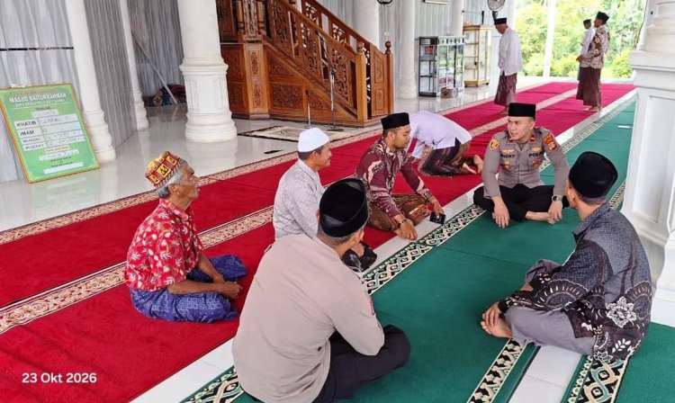 Kapolsek Madat Ajak Warga Jaga Kamtibmas Lewat Jumat Keliling