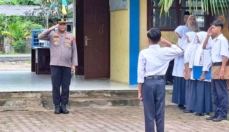 Giat POLDIK, Kapolsek Ranto Peureulak Jadi Pembina Upacara di SMPN 1 Ranto Peureulak