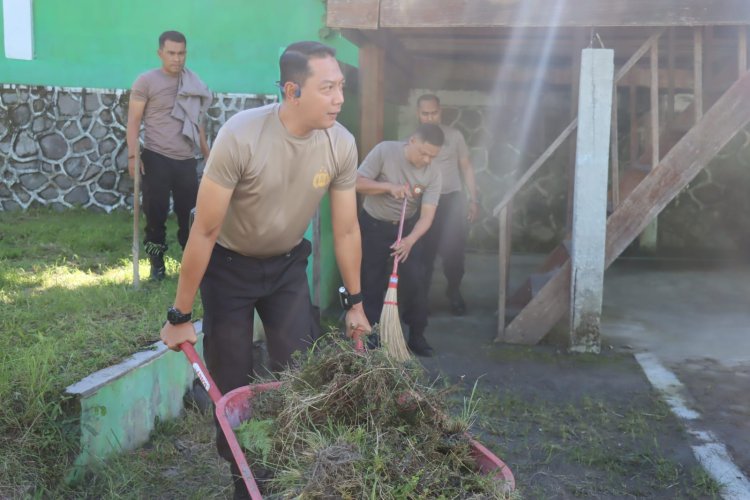 Polres Bener Meriah Ajak Masyarakat Peduli Lingkungan melalui Green Policing di Masjid Al-Ikhlas