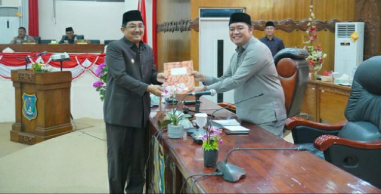 Bupati Anwar Sadat Hadiri Rapat Paripurna DPRD Tanjabbar, Ini Agendanya