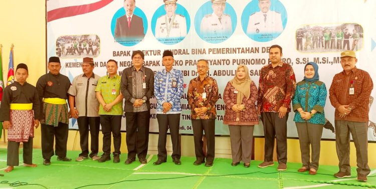 Sekda Dampingi Dirjen Bina Pemdes Kemendagri Pada Peresmian Desa Pencak Silat