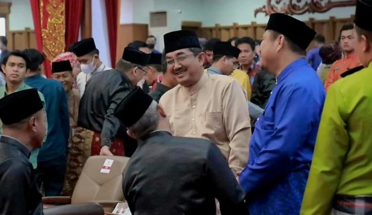 Bupati Tanjabar hadiri Paripurna HUT provinsi Jambi ke 66 tahun di DPRD provinsi Jambi