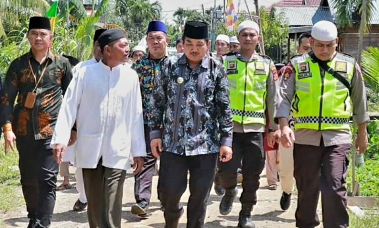 Bupati Hadiri Peringatan Haul MT. AL Hidayah Desa Teluk Sialang