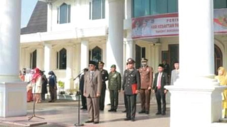 Bupati Tanjab Barat Jadi Inspektur Upacara Pada Peringatan Hari Pancasila