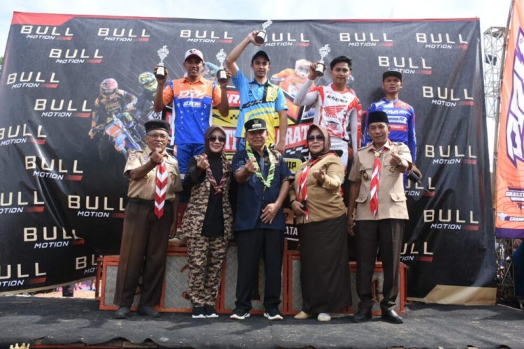 Bupati Lamtim Hadiri Buka Balap Grassrek Tingkat Nasional di Margototo