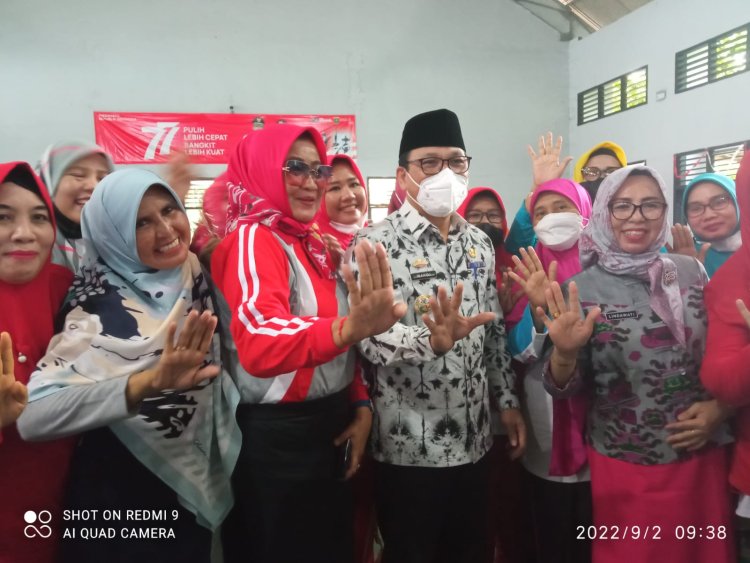Walikota metro Wahdi menghadiri acara Cobbee morning Dinas Pendidikan Dan Kebudayaan Kota metro