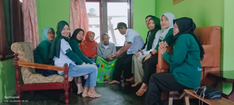 Ibu-ibu PKB Bersama Ketua PAC PKB Kunjungi Arismunandar