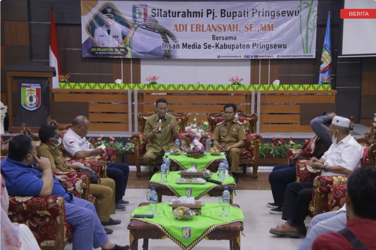 Penjabat Bupati Pringsewu Bersilaturahmi Dengan Insan Pers