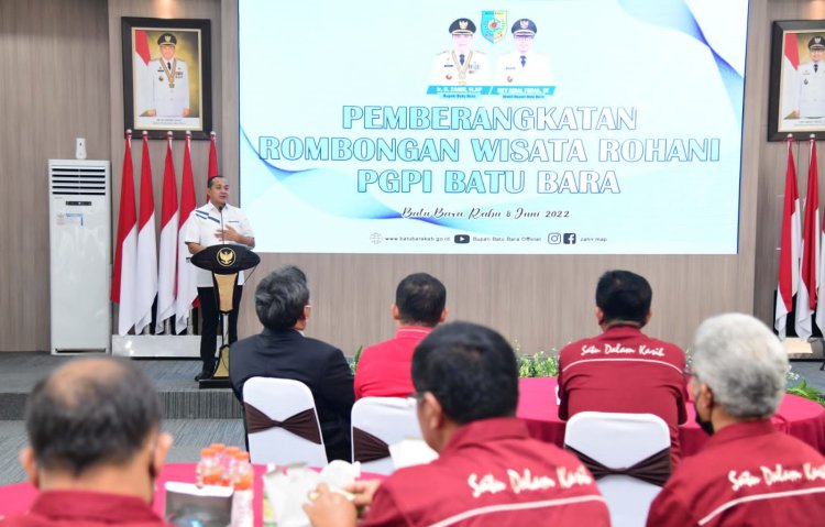 Bupati Zahir Hadiri Pelepasan Pemberangkatan Wisata Rohani PGPI