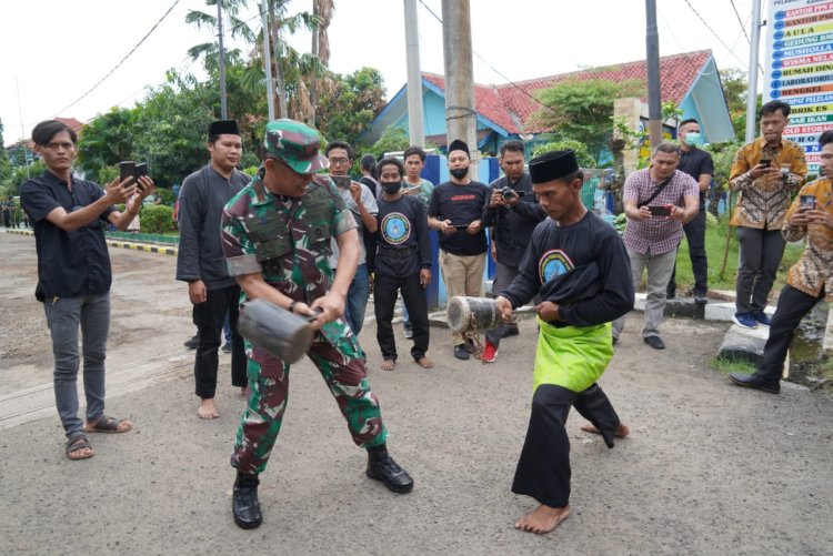 Seni Beladiri Bandrong dan Debus Sambut Rombongan Sail Dan Touring Sekeseler Siliwangi