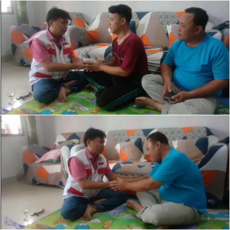 Wartawan Korban Penusukan dijenguk Ketua DPC Pejuang Bravo Lima Batu Bara