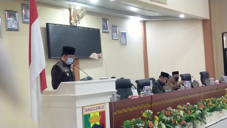DPRD Tanggamus menggelar rapat paripurna dengan agenda penyampaian hasil kerja panitia khusus(pansus) BUMD bank syariah Tanggamus