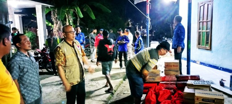 Sekda Tinjau Pendirian Posko Tanggap Darurat Bencana sekaligus memberikan Bantuan ke masyarakat yang terdampak banjir Rob