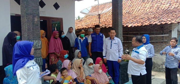 Zulhas Bagikan Zakat Mal, Sambil Memperkenalkan Putrinya Kepada Masyarakat Lamsel