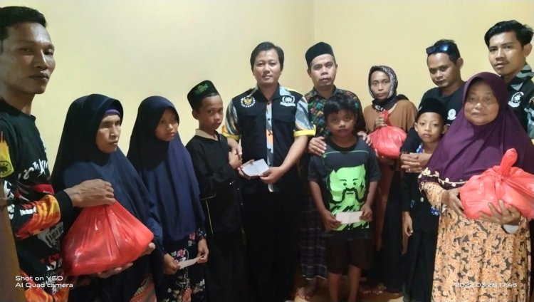 LSM GMBI KSM Waysulan di HUT Ke-20, "GMBI PEDULI" Santuni Anak Yatim Dan Berikan Paket Sembako