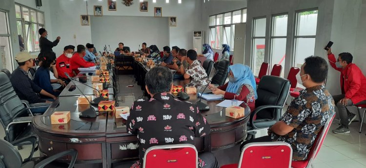 HEARING KOMISI IV DPRD LAMSEL SEPERTI MASUK ANGIN