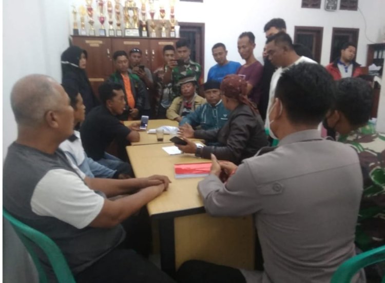 Kades Banjar Sari Di Grebek Warga Sedang Asyik Genjot Istri Sekdes