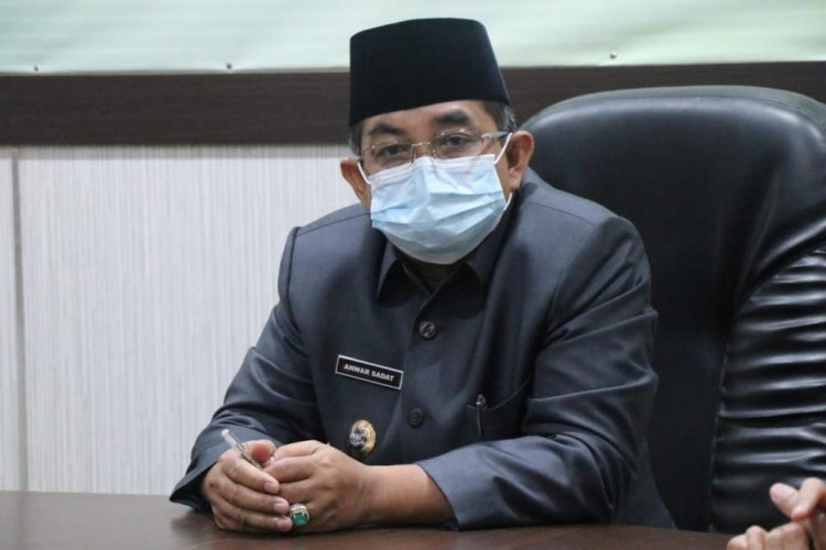Melalui Tulisan, Jhoni Imron Soroti Gaya Kepemimpinan Bupati Anwar Sadat