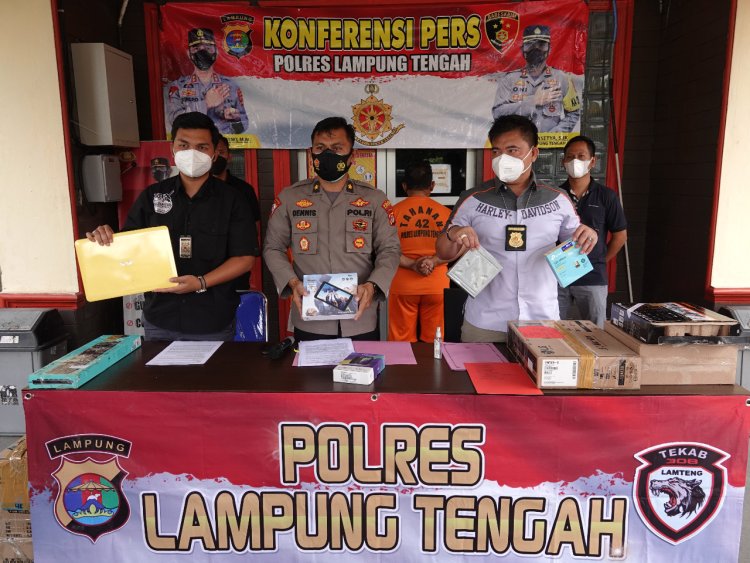 Polres Lampung Tengah Lakukan Konfrensi Pers Pelaku Korupsi Pengelolaan Dana BOS Afirmasi Dan Dana BOS Kinerja Pada Satuan Pendidikan Dasar Dan Menengah Di Dinas Pendidikan Kabupaten Lampung Tengah TA. 2019