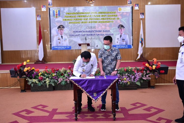 Penandatanganan Naskah Kesepahaman Antara Pemerintah Kabupaten Way Kanan dengan PT. Sari Makmur Tunggal Mandiri